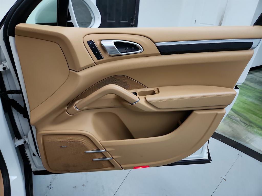 2017 Porsche Cayenne - $15,250