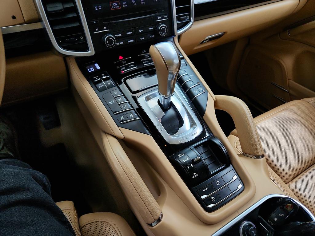 2017 Porsche Cayenne - $15,250