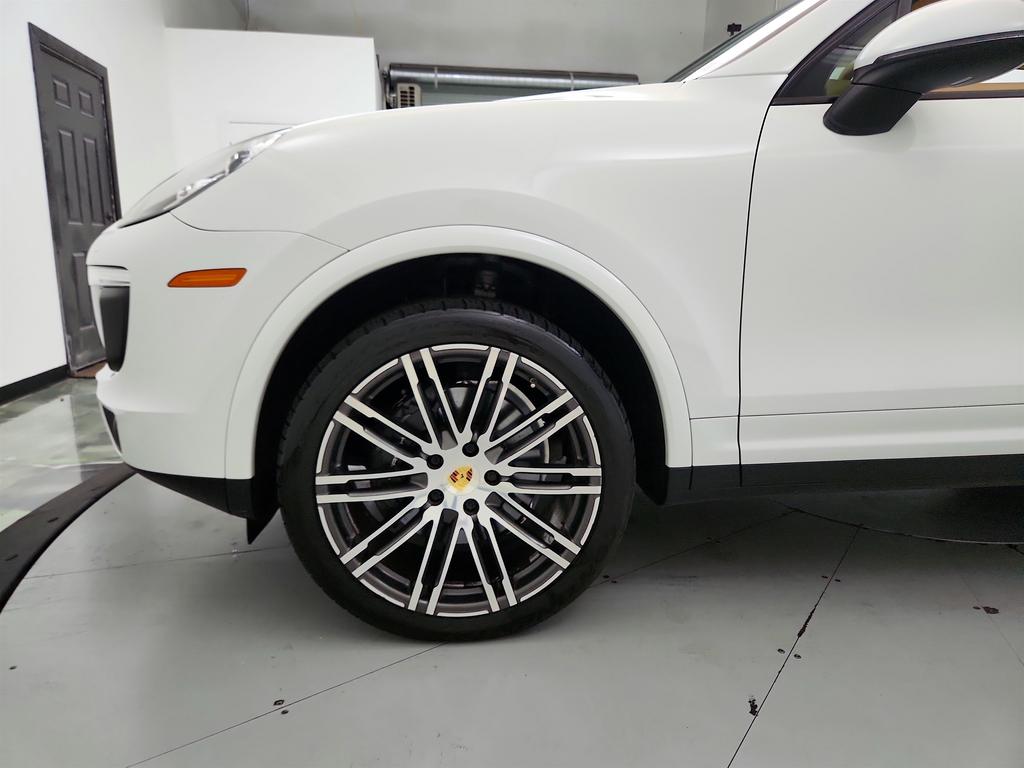 2017 Porsche Cayenne - $15,250