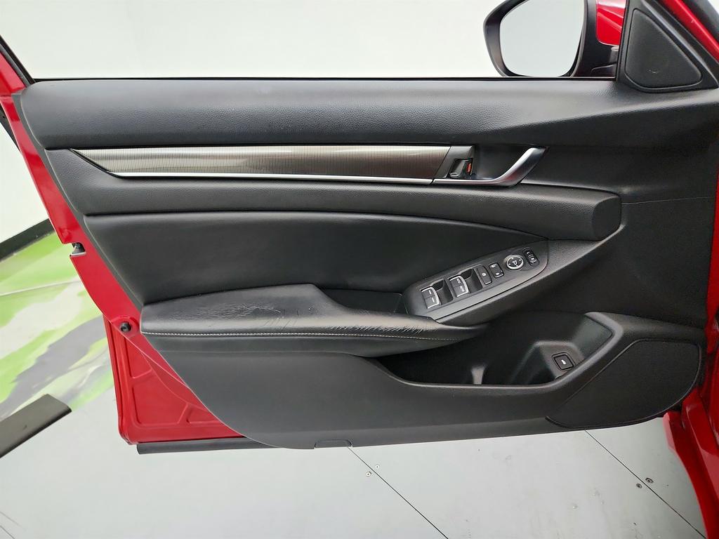 2018 Honda Accord - $13,595