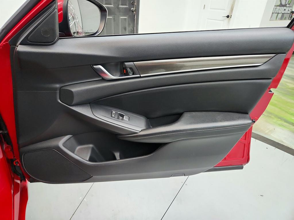 2018 Honda Accord - $14,995