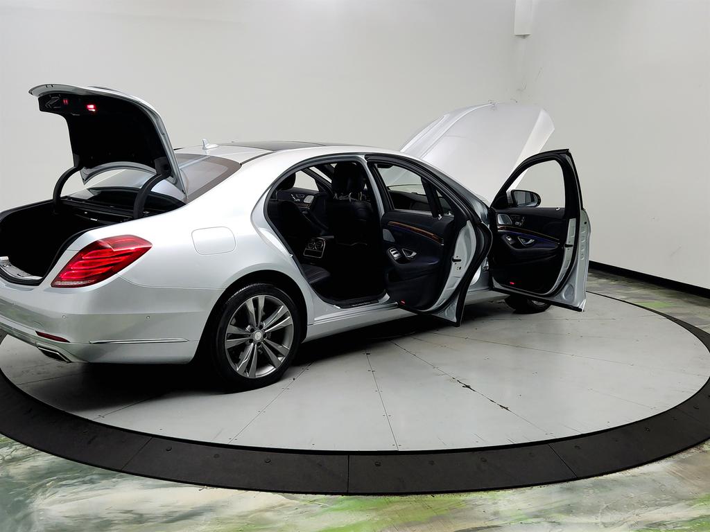 2014 Mercedes-Benz S-class - $17,450