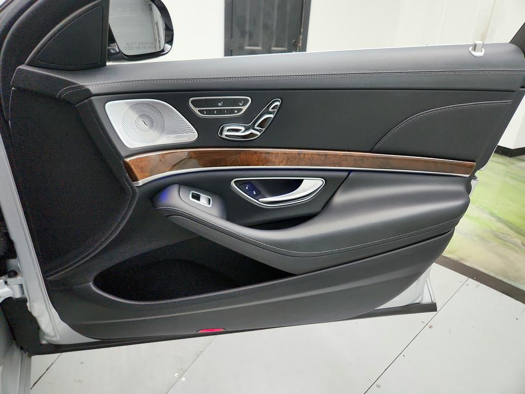 2014 Mercedes-Benz S-class - $17,450