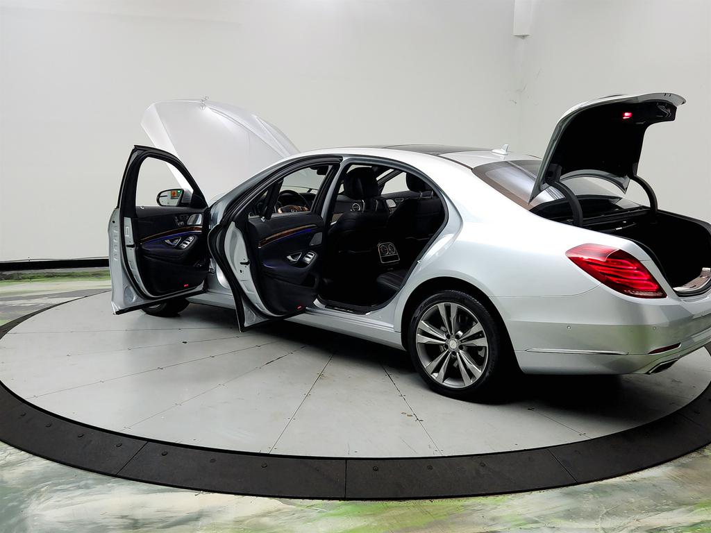 2014 Mercedes-Benz S-class - $17,450