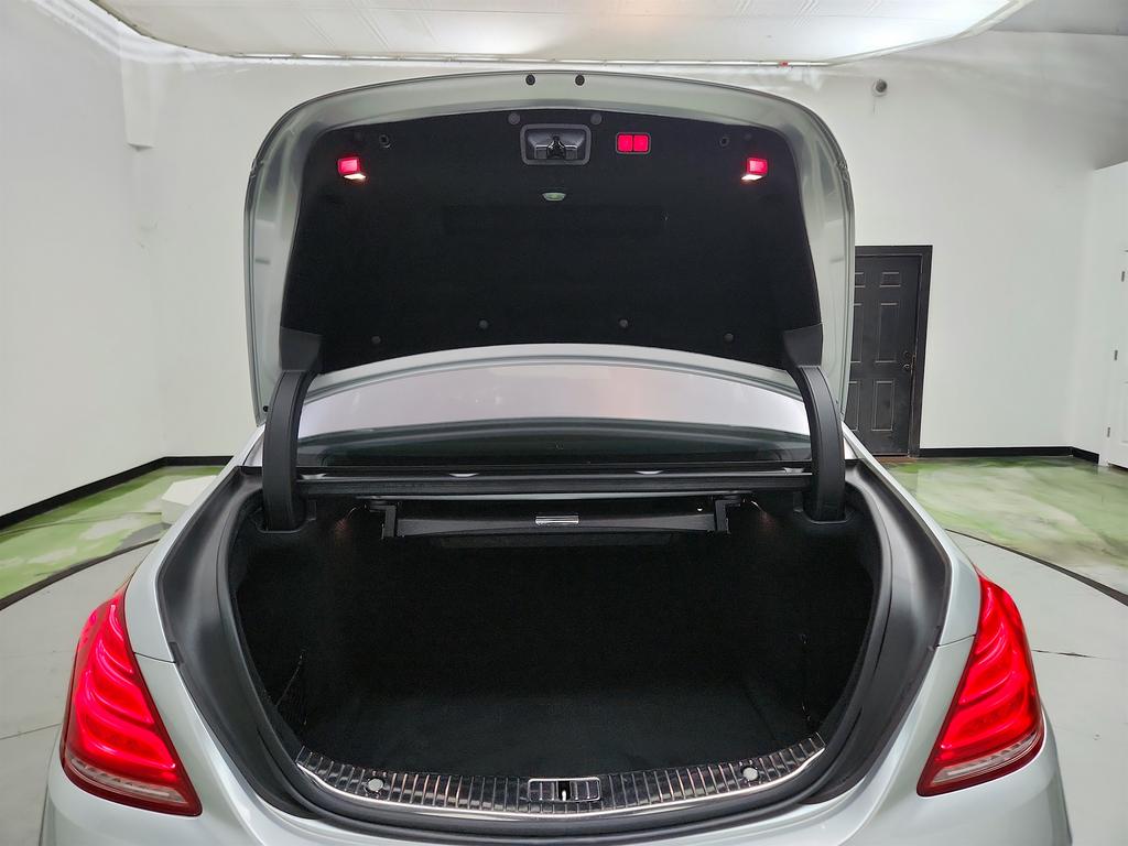 2014 Mercedes-Benz S-class - $17,450
