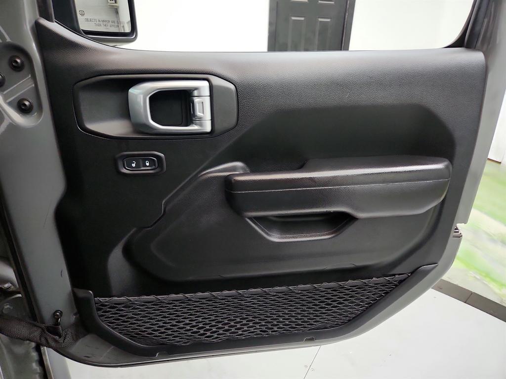 2020 Jeep Gladiator - $26,250