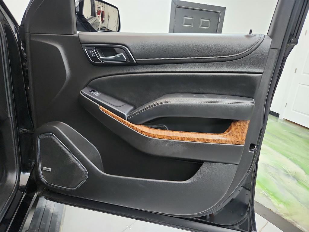 2015 Chevrolet Suburban - $14,795