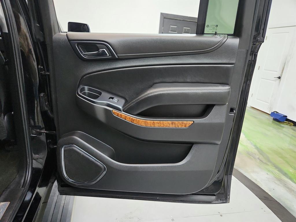 2015 Chevrolet Suburban - $14,795