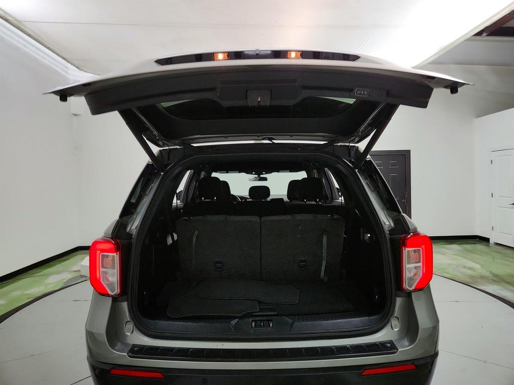 2020 Ford Explorer - $16,395