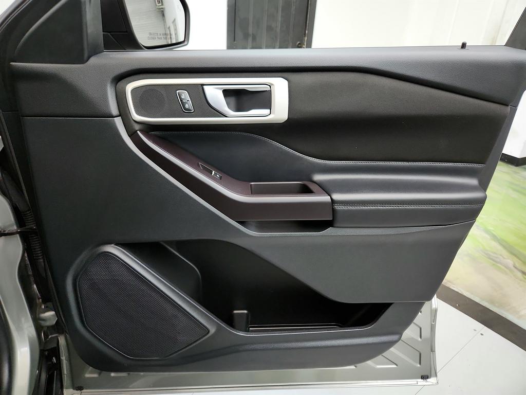 2020 Ford Explorer - $16,395