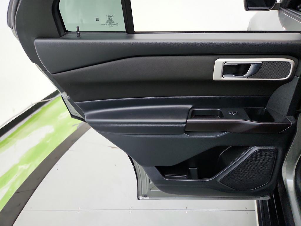 2020 Ford Explorer - $16,395
