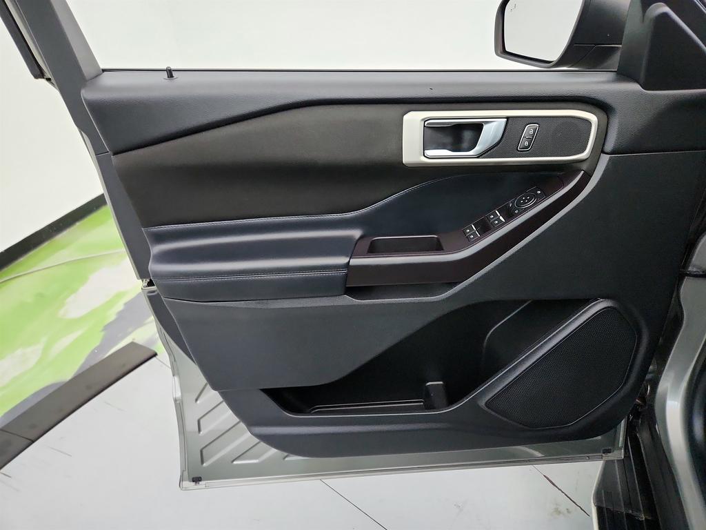 2020 Ford Explorer - $16,395