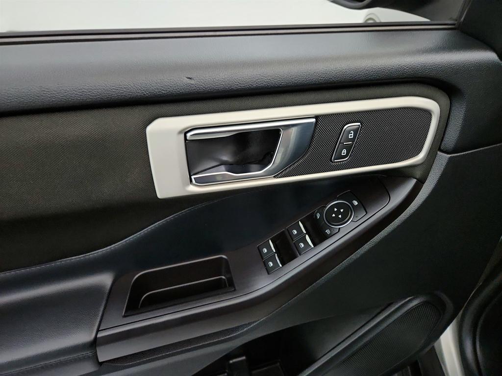 2020 Ford Explorer - $16,395