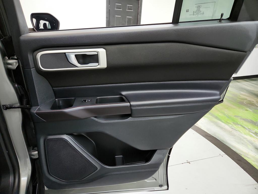 2020 Ford Explorer - $16,395