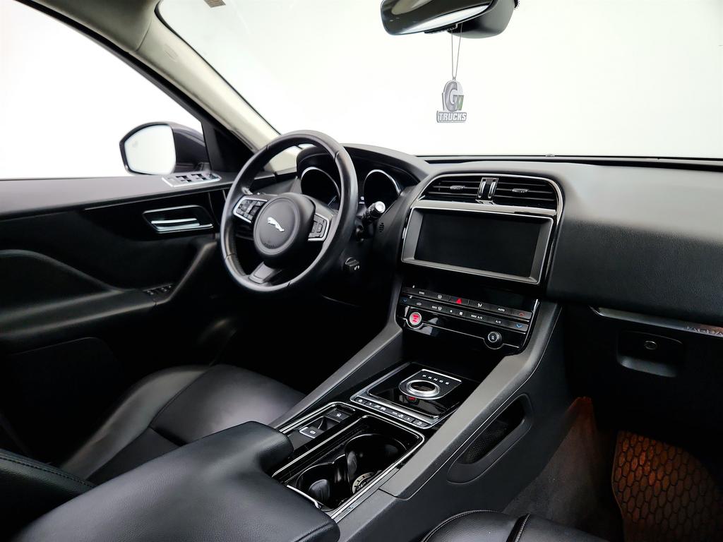 2020 Jaguar F-PACE - $15,550