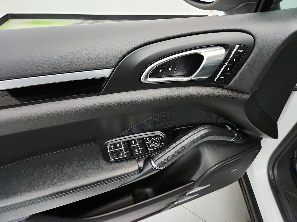 2013 Porsche Cayenne - $11,950