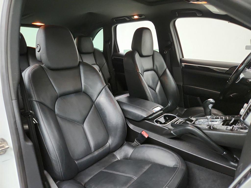 2013 Porsche Cayenne - $11,950