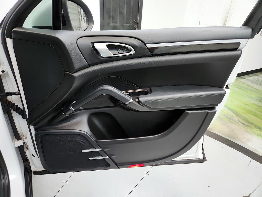 2013 Porsche Cayenne - $11,950