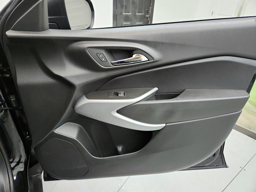 2025 Chevrolet Trax - $17,356
