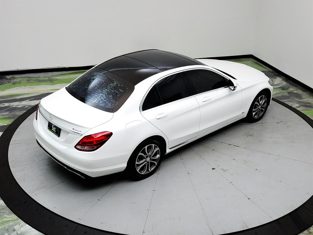 2016 Mercedes-Benz C-Class - $9,995