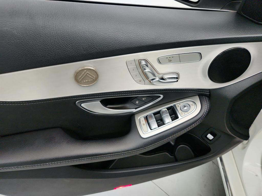 2016 Mercedes-Benz C-Class - $9,995