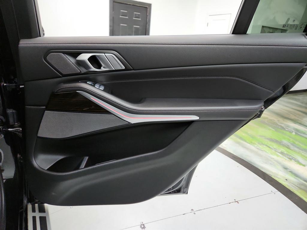 2019 BMW X7 - $25,595
