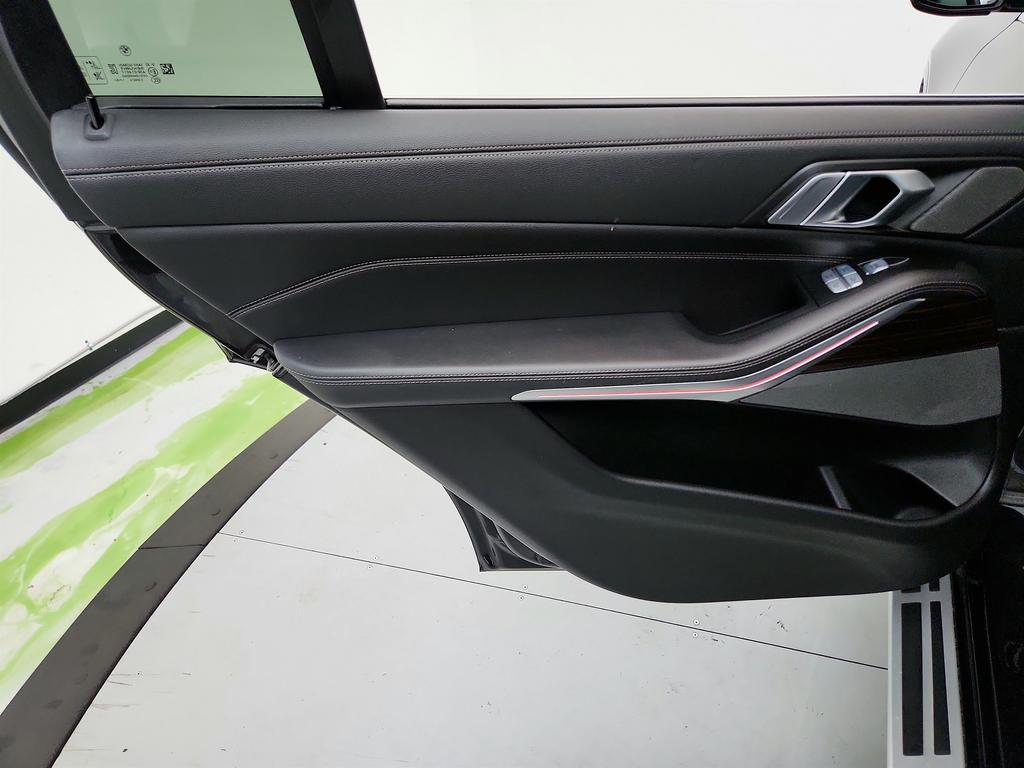 2019 BMW X7 - $25,595