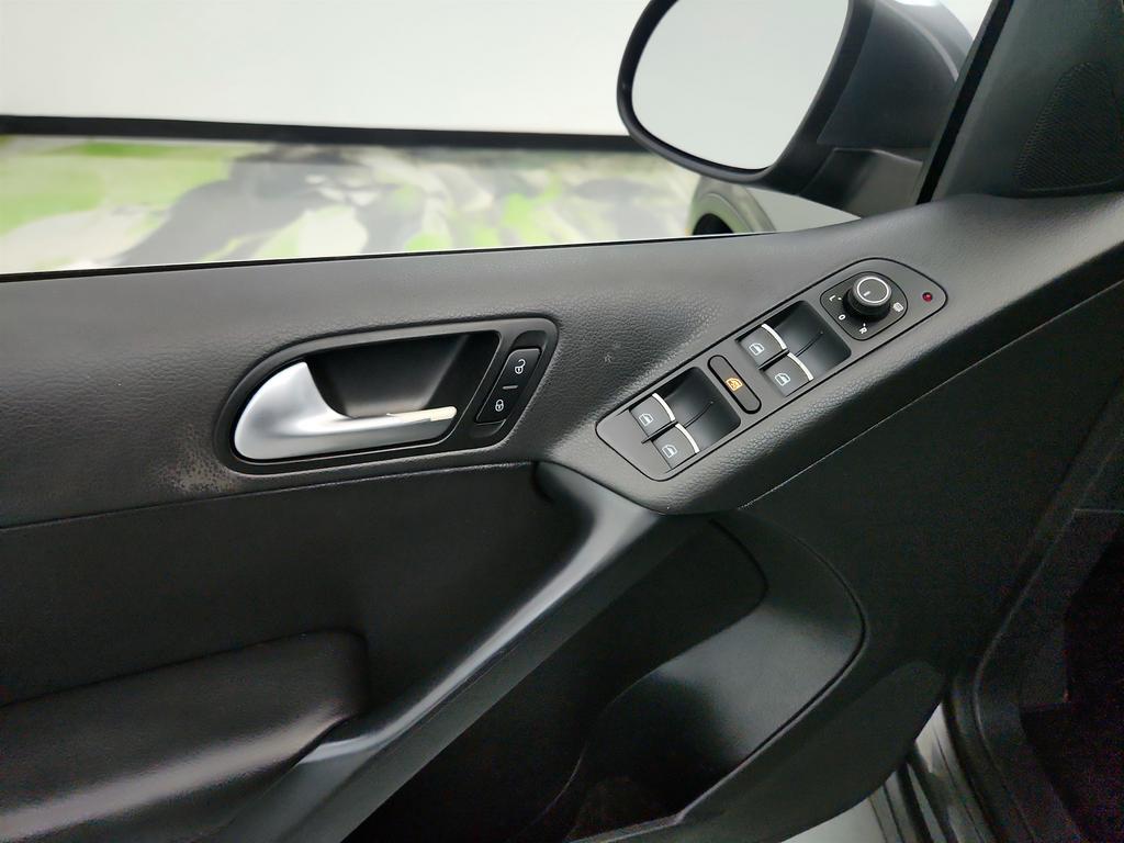 2016 Volkswagen Tiguan - $6,995
