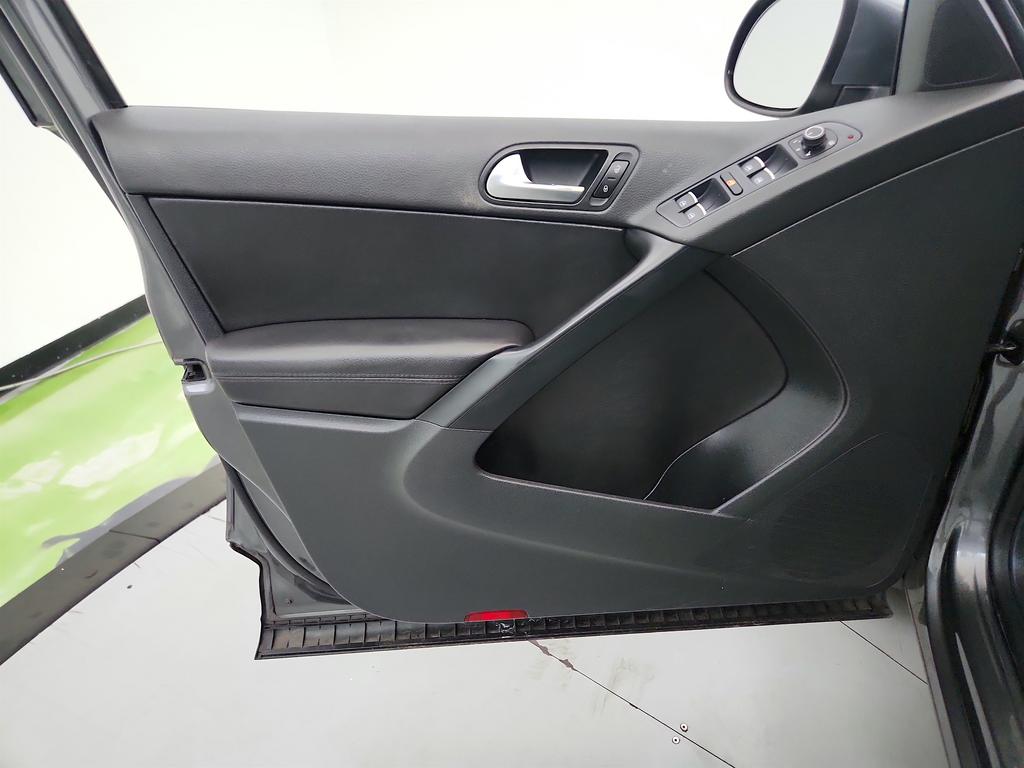 2016 Volkswagen Tiguan - $6,995