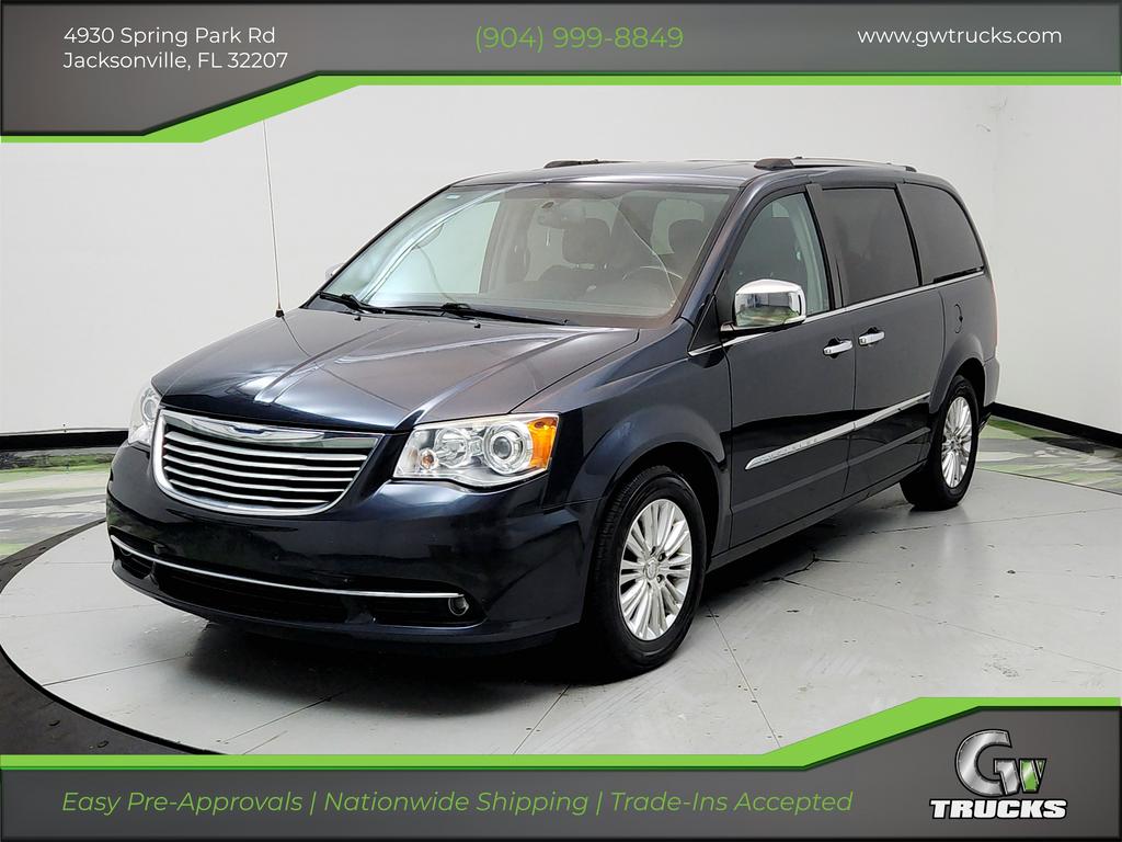 2014 Chrysler Town And Country - $6,750
