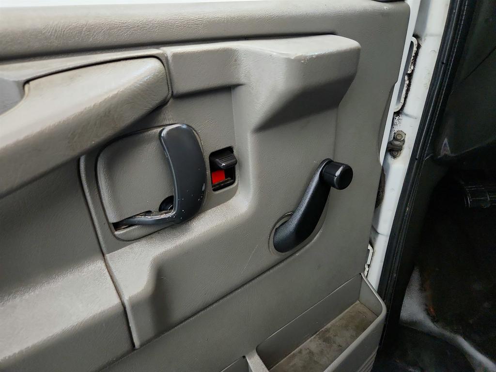 2013 Chevrolet Express - $5,495
