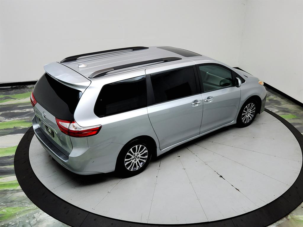 2019 Toyota Sienna - $15,945