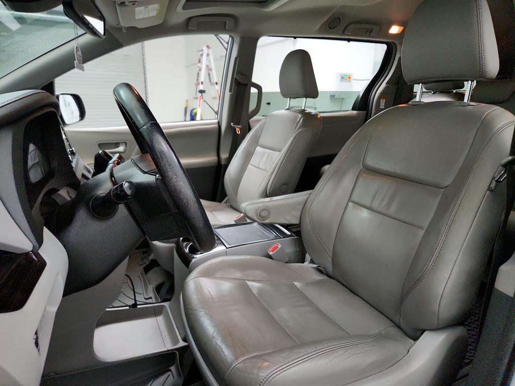 2019 Toyota Sienna - $15,945