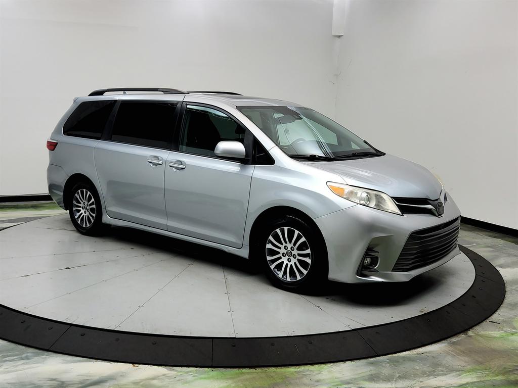 2019 Toyota Sienna - $15,945