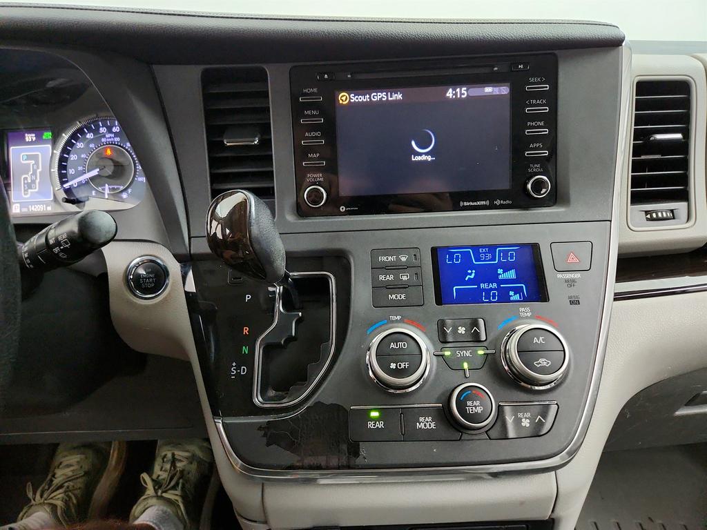 2019 Toyota Sienna - $15,945