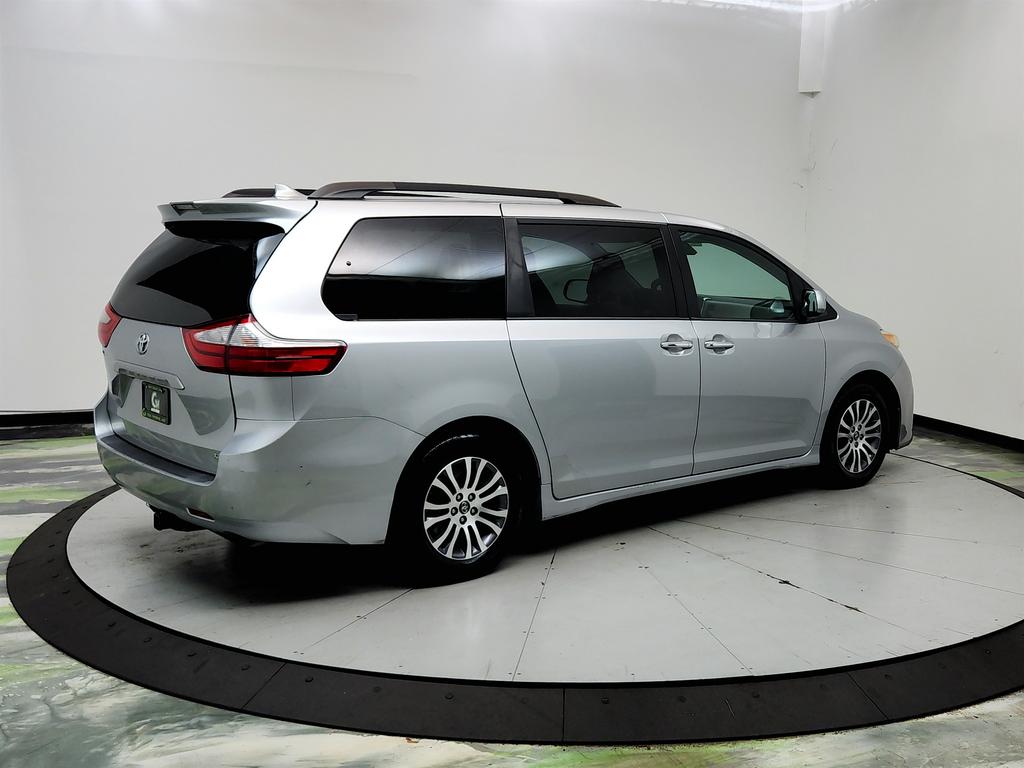 2019 Toyota Sienna - $15,945