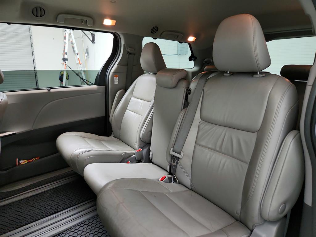 2019 Toyota Sienna - $15,945