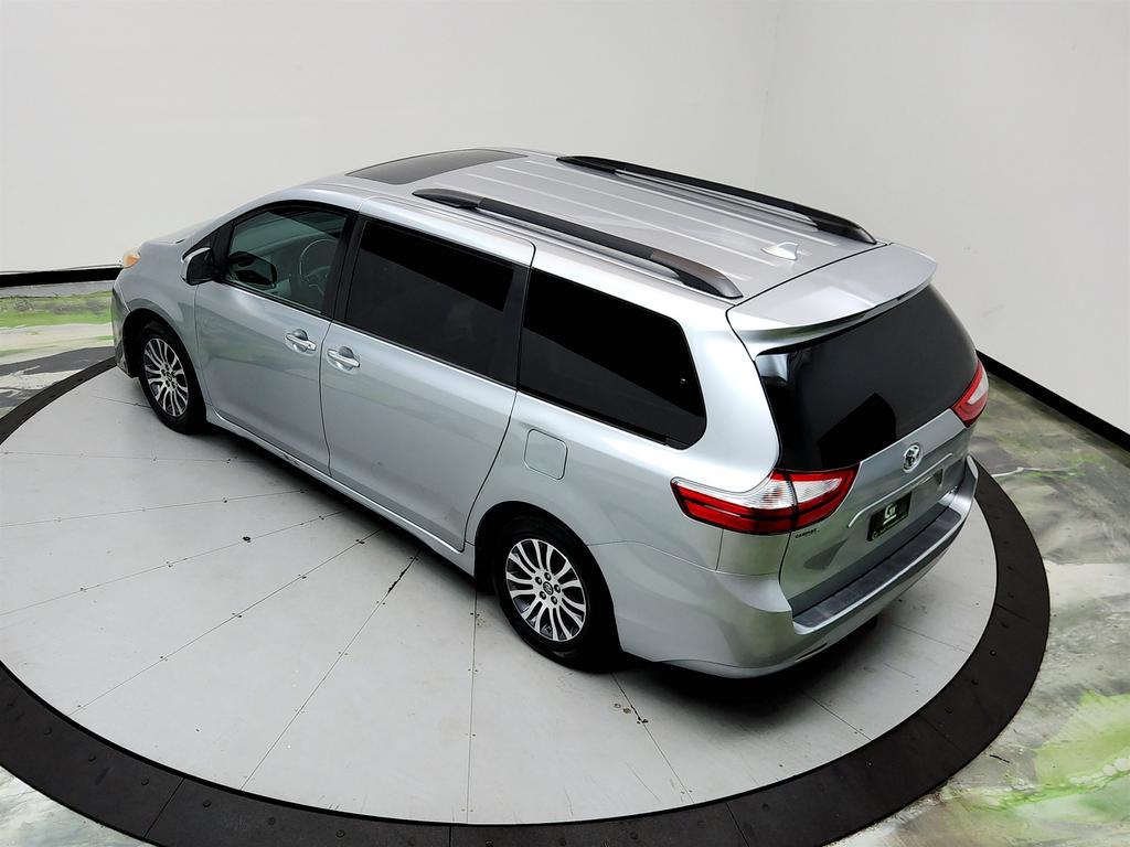 2019 Toyota Sienna - $15,945