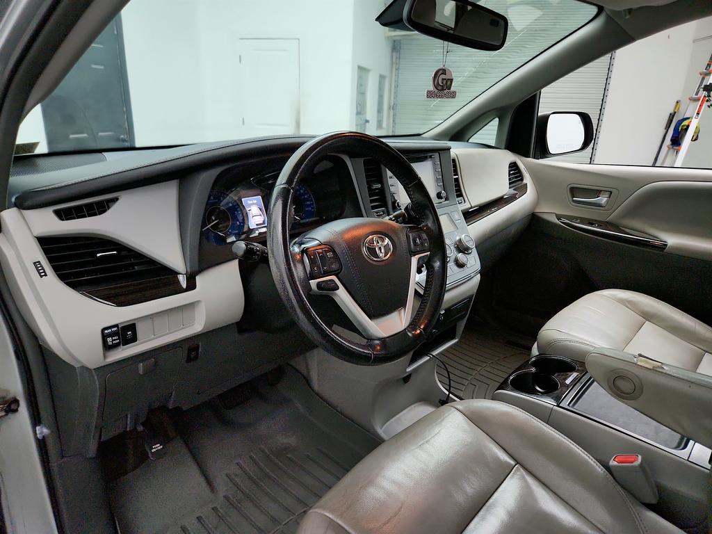2019 Toyota Sienna - $15,945