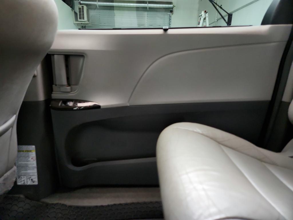 2019 Toyota Sienna - $15,945