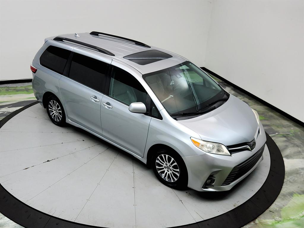 2019 Toyota Sienna - $15,945