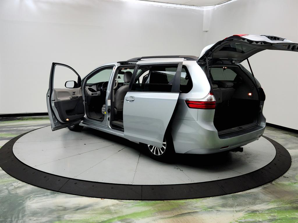 2019 Toyota Sienna - $15,945