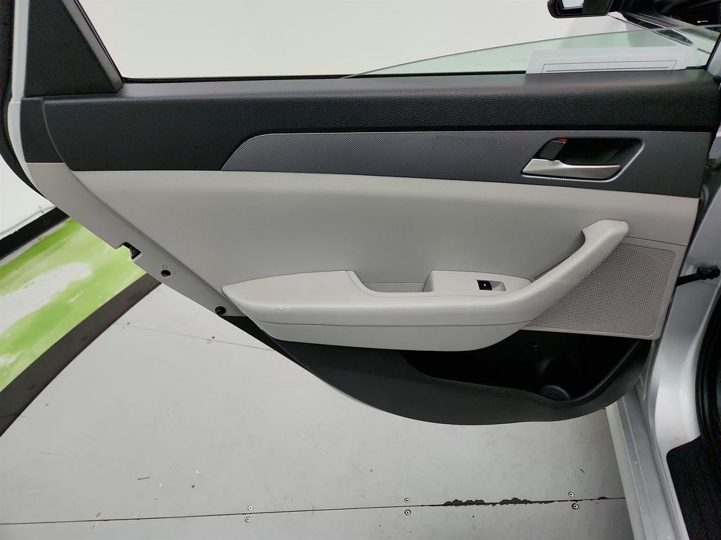 2018 Hyundai Sonata - $10,995