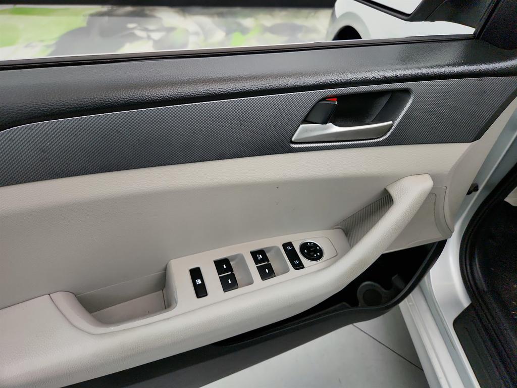 2018 Hyundai Sonata - $10,995
