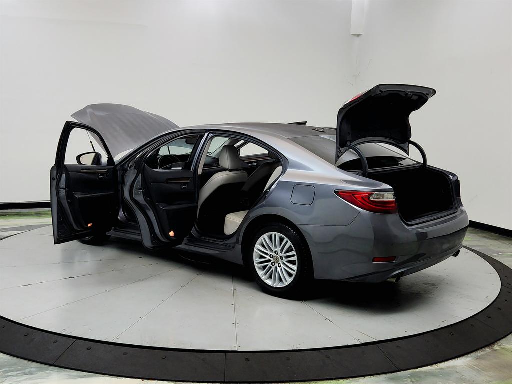 2014 Lexus ES - $9,450