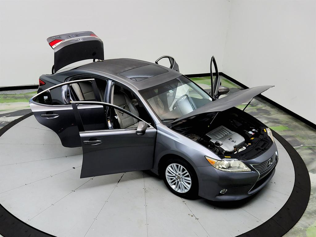 2014 Lexus ES - $9,450