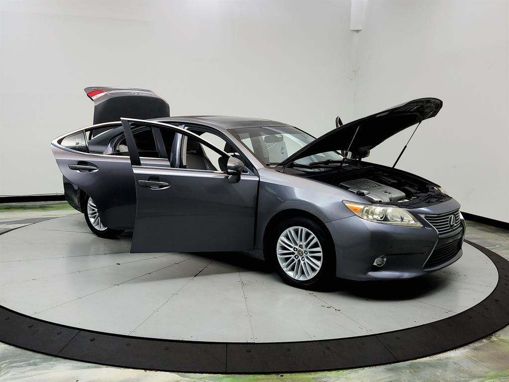 2014 Lexus ES - $9,450