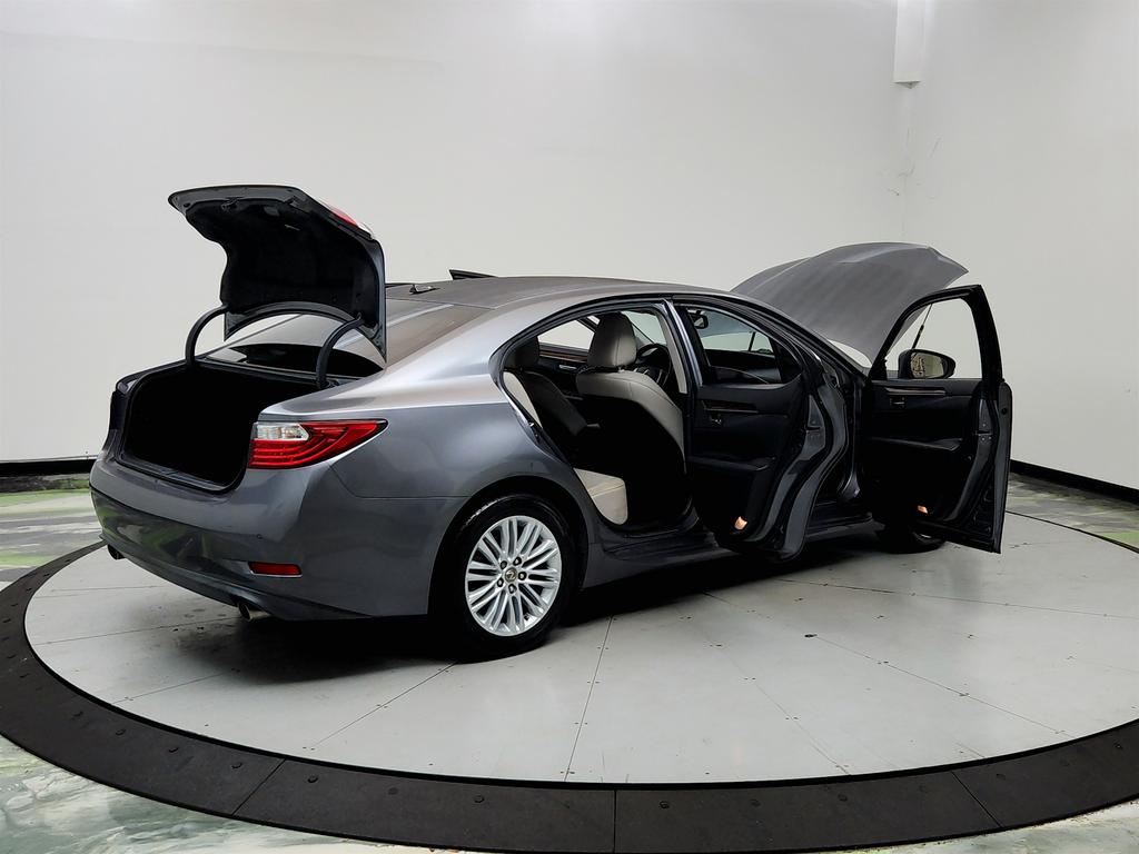 2014 Lexus ES - $9,450