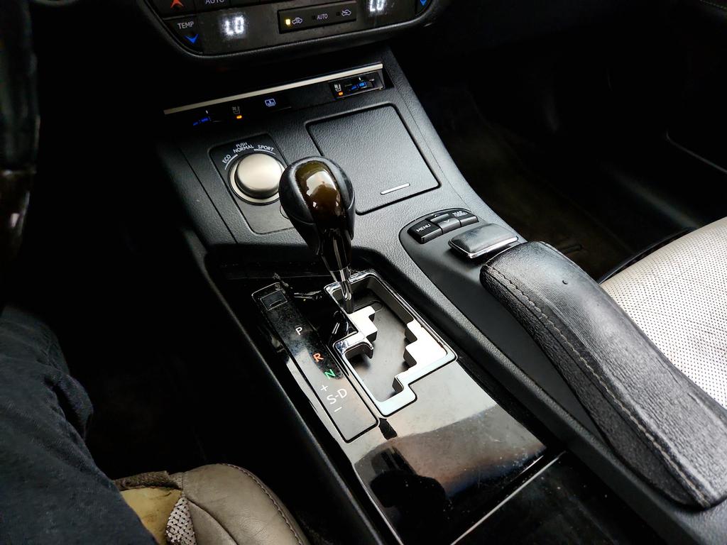 2014 Lexus ES - $9,450