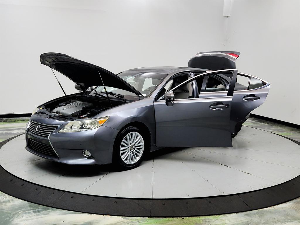2014 Lexus ES - $9,450